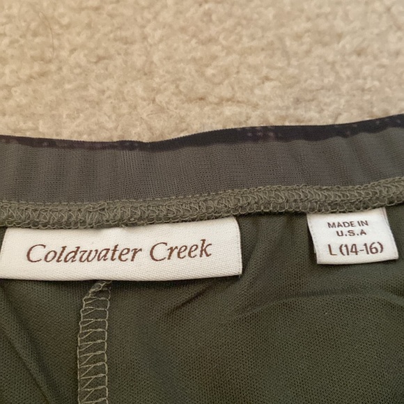 Flattering skirt. - Picture 4 of 6